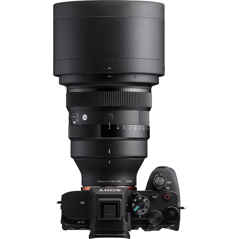 A product shot of the Sigma 135mm f.14 ART on the Sony system. 